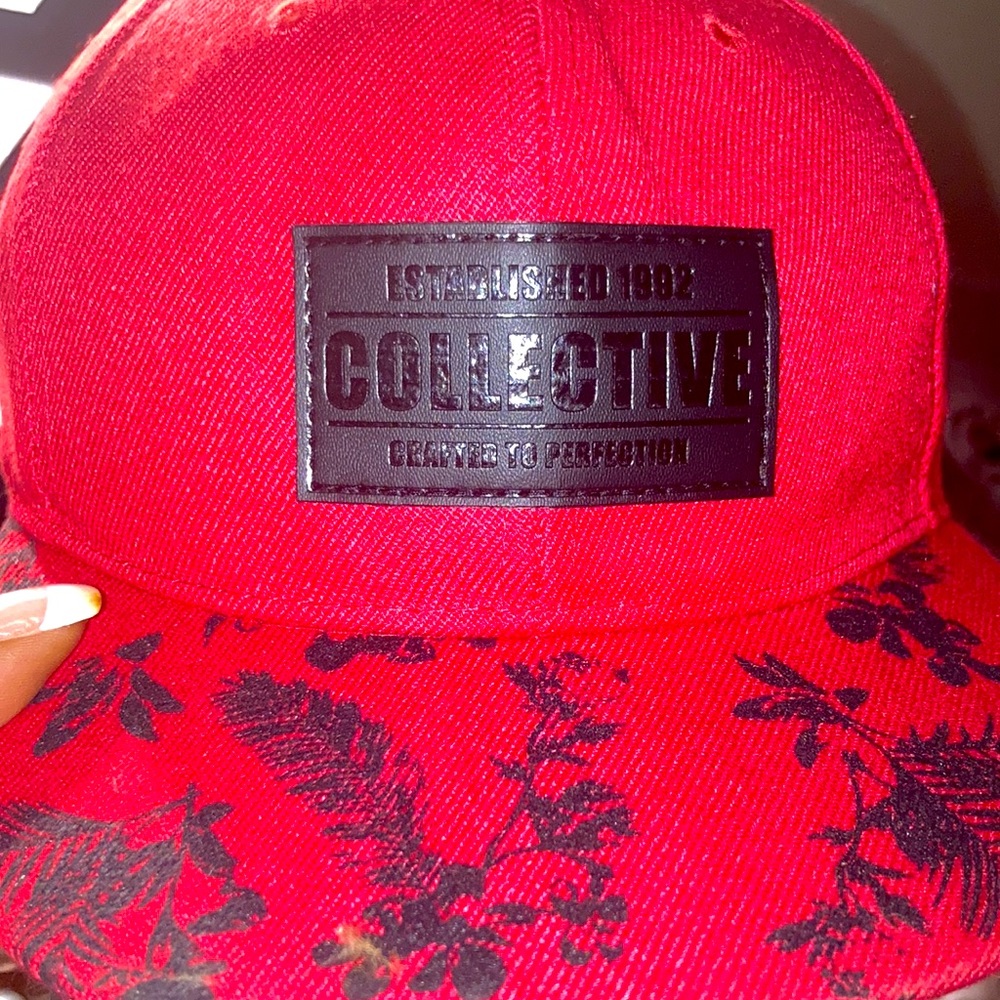 Designed Fitted cap - Picture 2 of 6